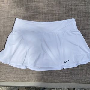 COPY - Nike Women’s Tennis Skort White Size L